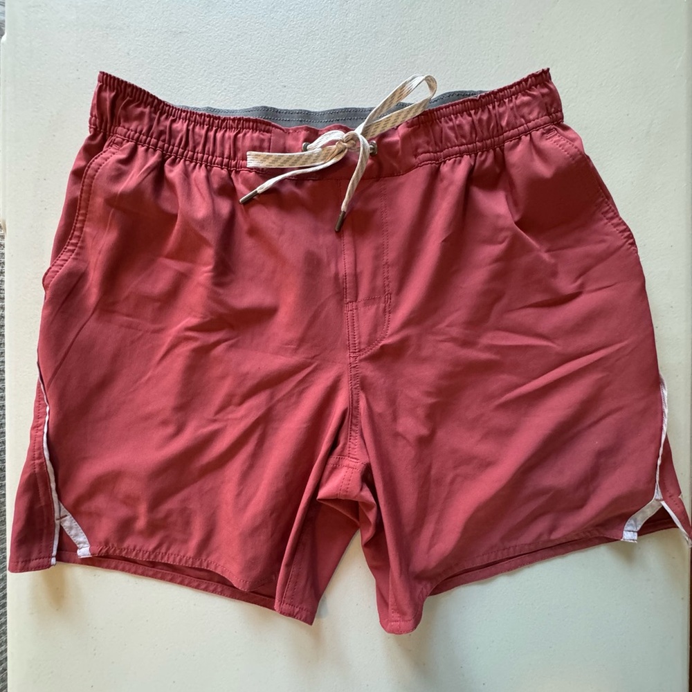 Vuori Trail Short Men’s Medium Red | 6” Inseam Boxer Brief Liner Athletic Shorts